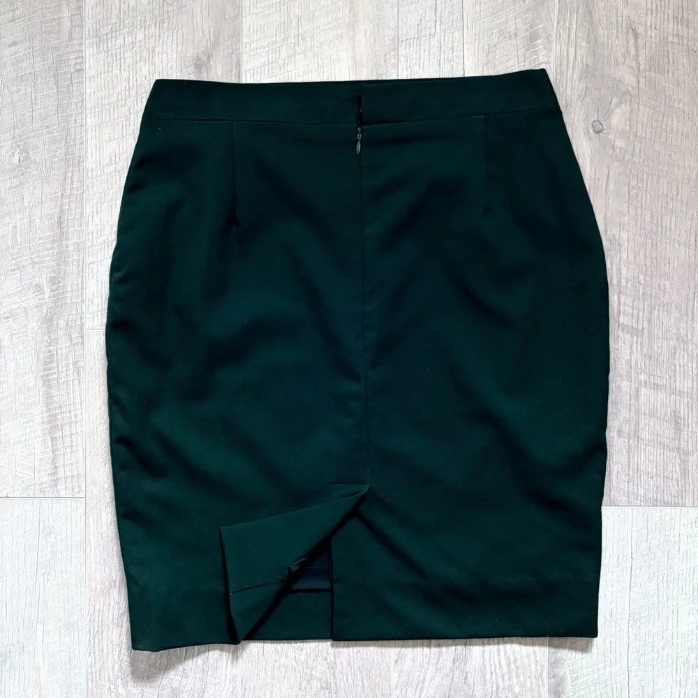 bespoke skirt suit 🏙️